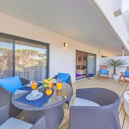 Апартаменты Sleeps 4 Air Con T696367 *